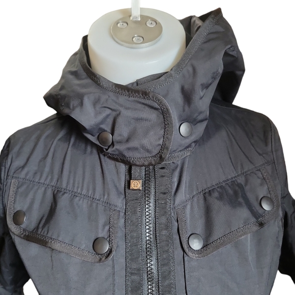 Lululemon black and about jacket - Picture 5 of 12